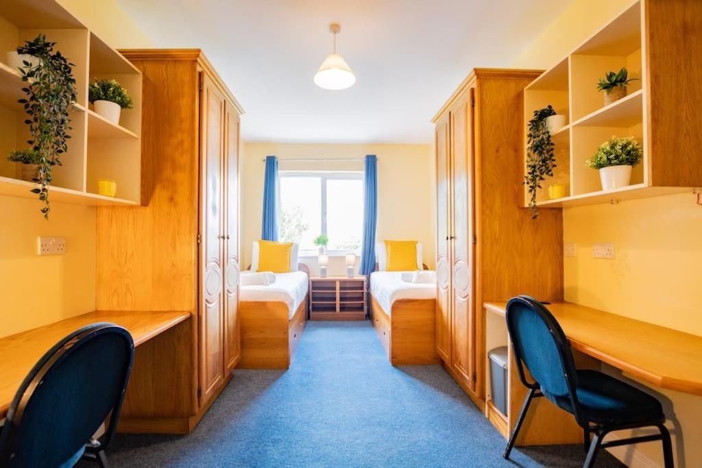 74 - Affordable 3 Bed With Parking Apartment