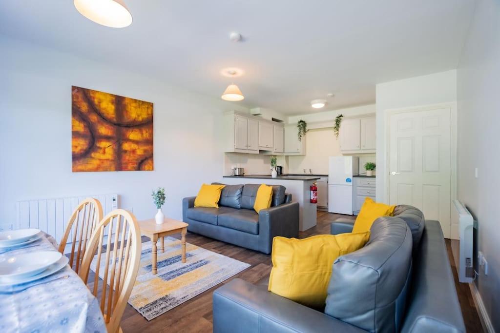 Apartment 74 - Affordable 3 Bed With Parking